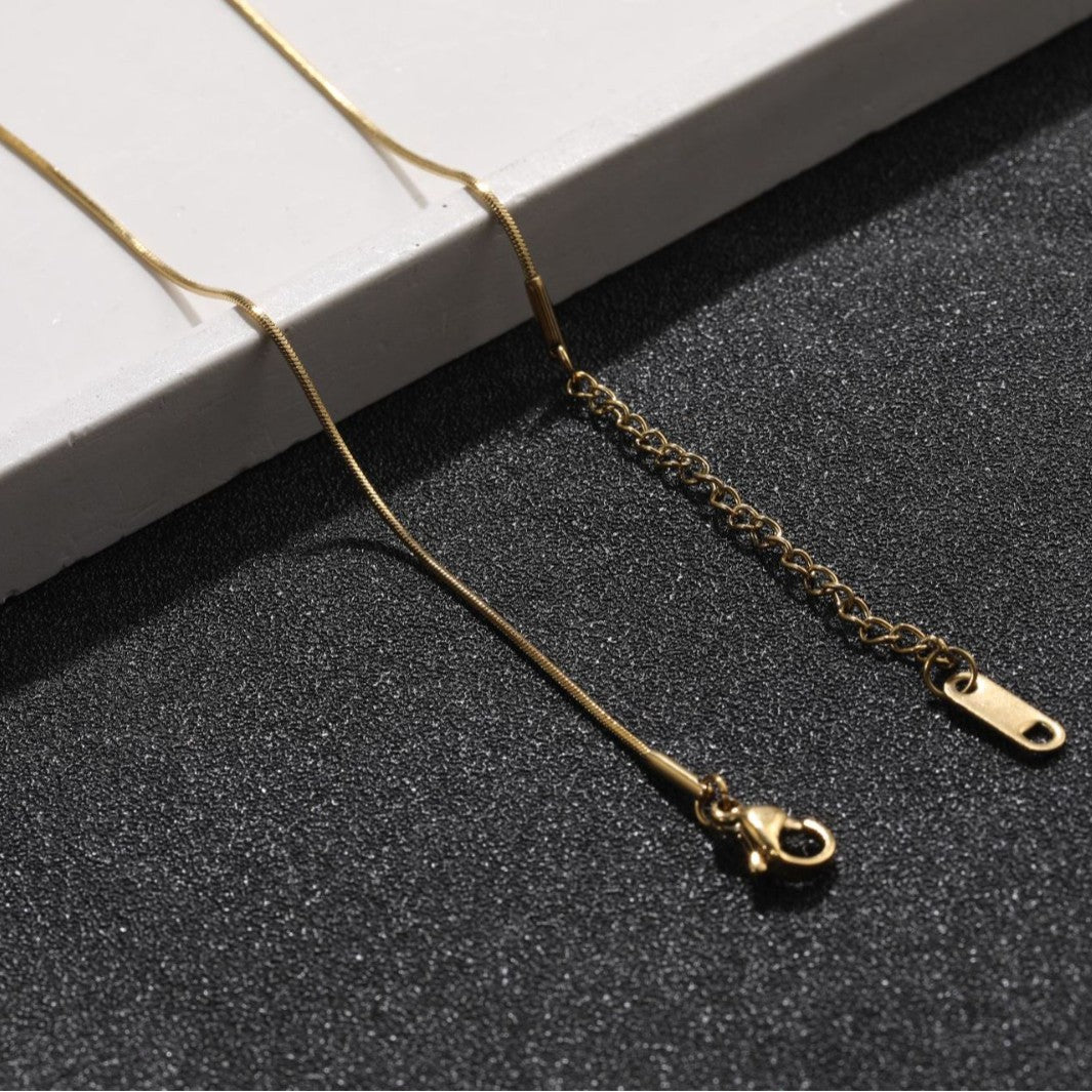 Snake Chain Necklace – Timeless Style for Every Occasion